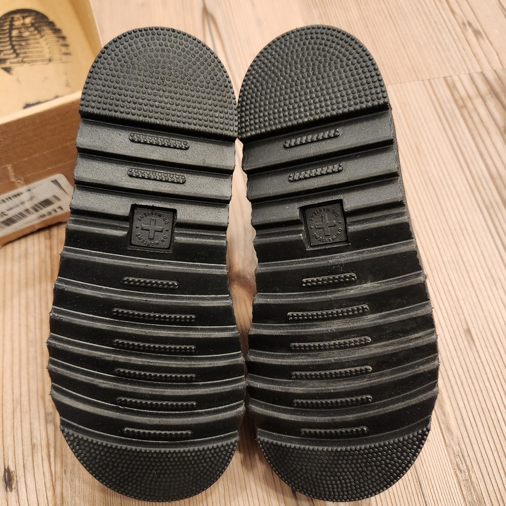 Dr. Martens Klaire Kids Sandal - Picture 9 of 9